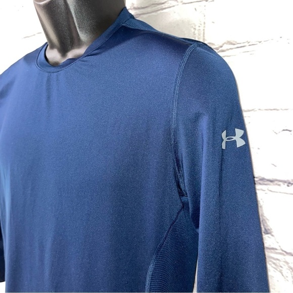 Under armour athletic top small - Picture 2 of 4